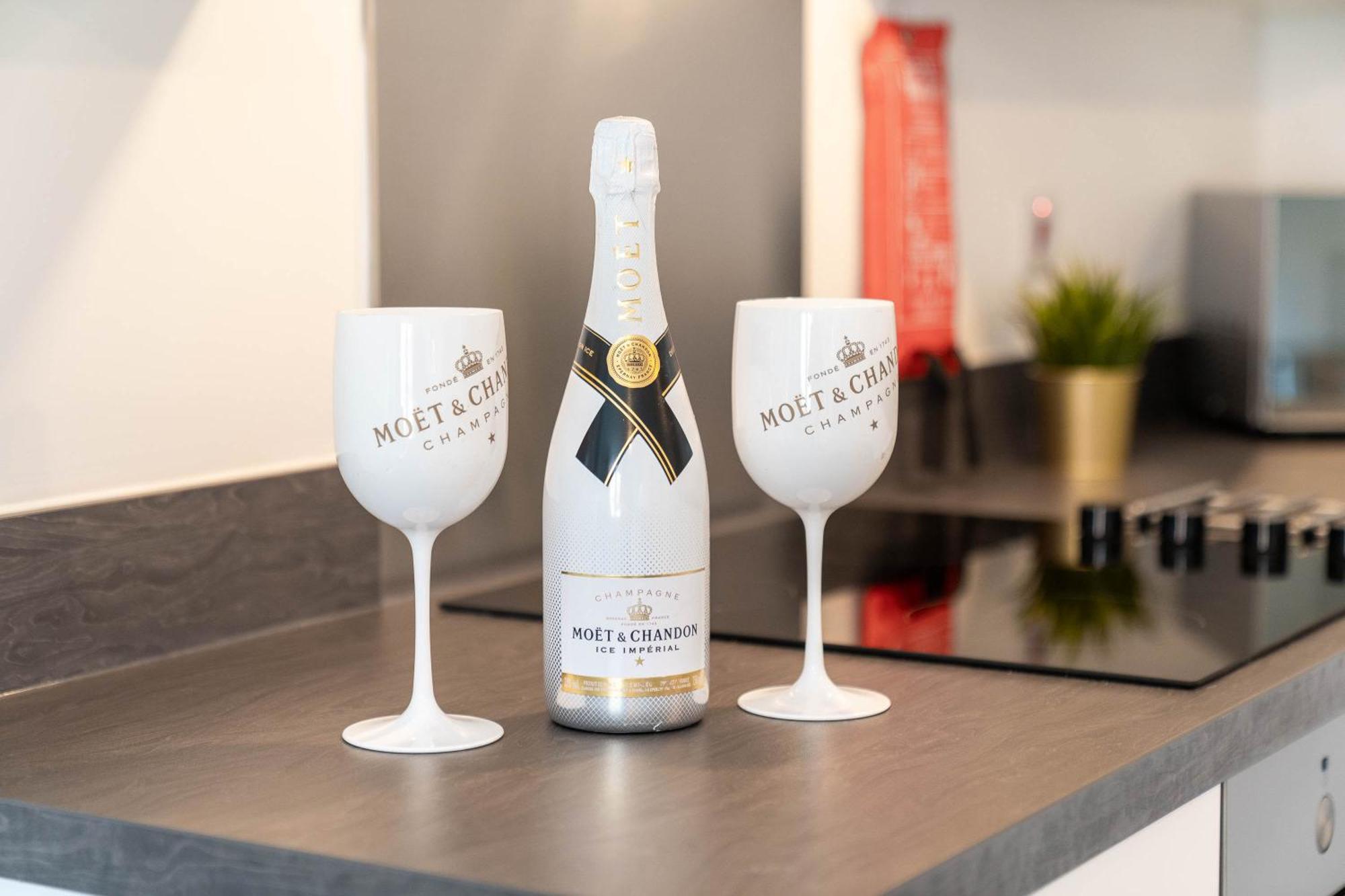 Luxury Apartment - Twin Beds - Selly Oak - Off-Street Parking - Free Netflix & Wifi - Top Rated 9Cc Μπέρμιγχαμ Εξωτερικό φωτογραφία